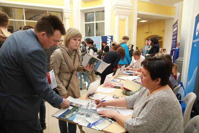 Почти 200 нижегородцев устроились на работу благодаря участию во Всероссийской ярмарке трудоустройства