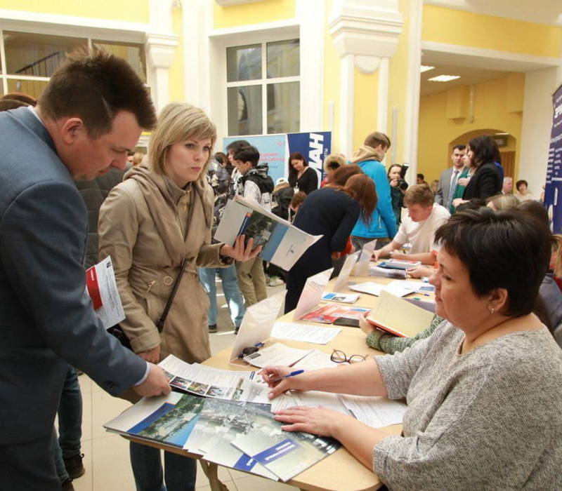 Почти 200 нижегородцев устроились на работу благодаря участию во Всероссийской ярмарке трудоустройства