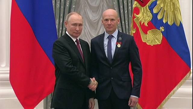 Президент РФ Владимир Путин вручил знак отличия «За наставничество» нижегородцу Александру Плесневу