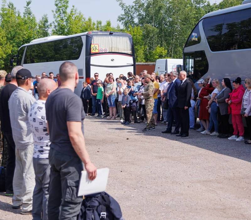 Добровольцев-контрактников из Нижегородской области торжественно проводили на службу