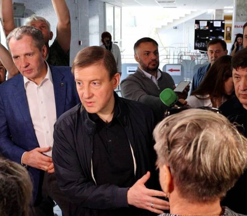 Андрей Турчак: «Единая Россия» оказывает гуманитарную помощь эвакуированным жителям Белгородской области»