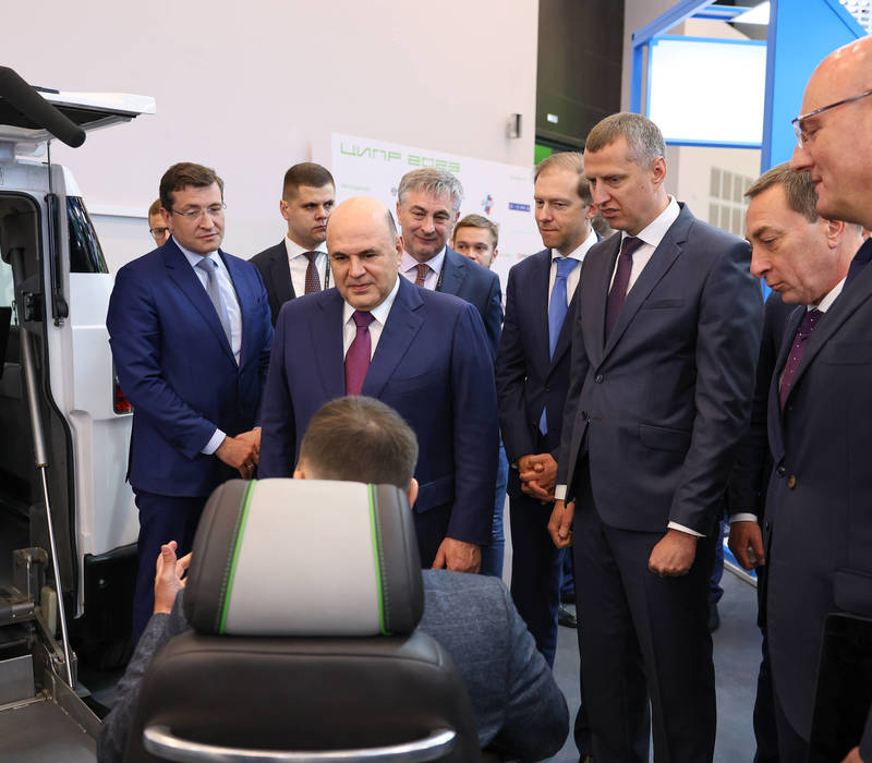 Михаилу Мишустину представили проект создания автомобиля для маломобильных граждан в рамках конференции «ЦИПР-2023»
