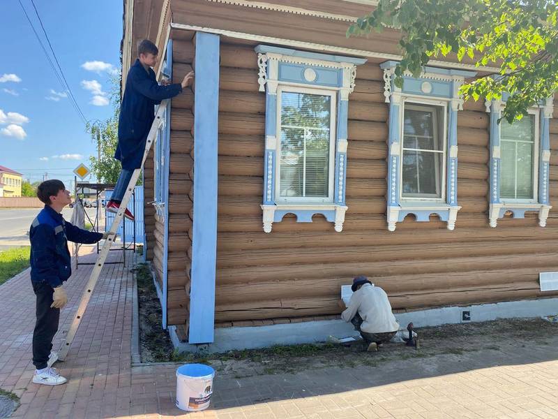 Волонтеры завершили работы по восстановлению исторического дома в центре Семенова