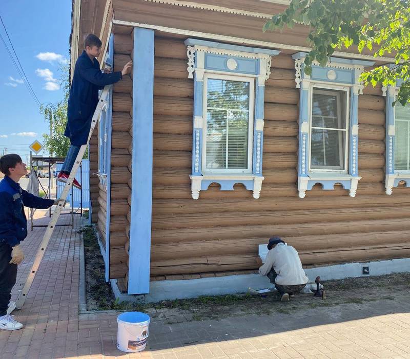 Волонтеры завершили работы по восстановлению исторического дома в центре Семенова