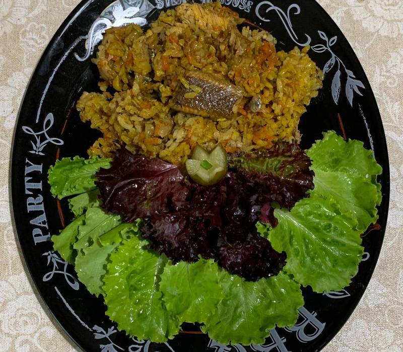 Привет  из Касабланки. Марокканцы тоже любят плов... из рыбы