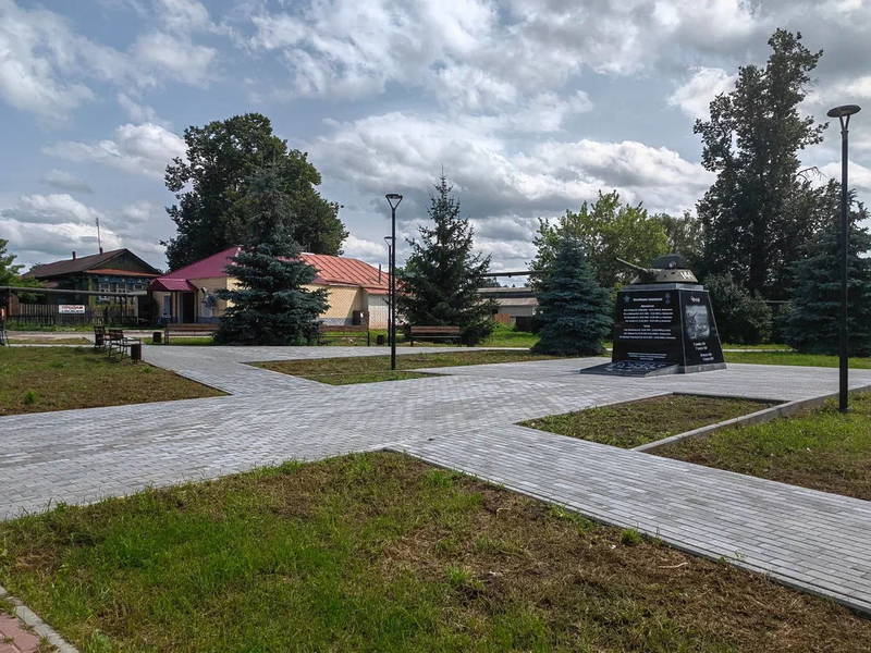 Центральную площадь в поселке Вача Нижегородской области благоустроили по нацпроекту «Жилье и городская среда»
