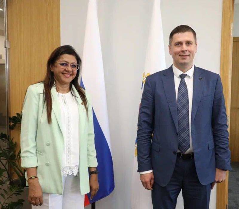 Андрей Гнеушев провел рабочую встречу с делегацией из Шри-Ланки