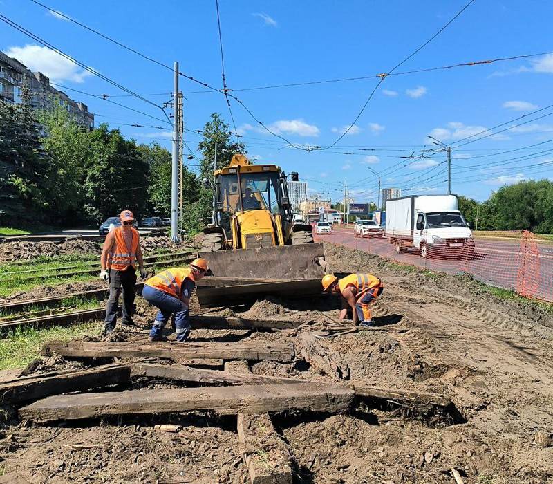 В Сормовском районе Нижнего Новгорода началась замена трамвайной стрелки в районе станции «Варя»