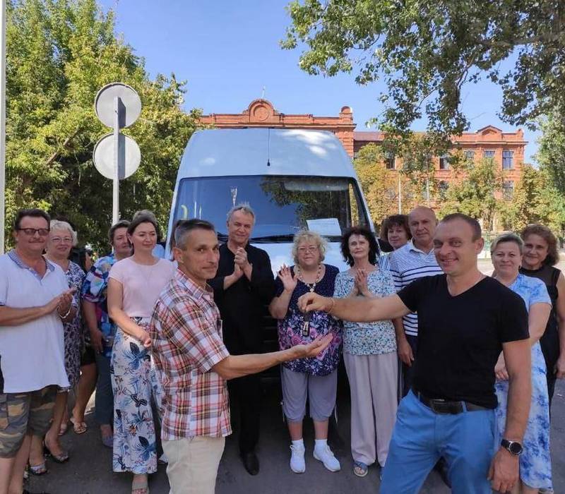 Мариупольскому драматическому театру в конце прошлой недели передали автобус от Нижегородской области 
