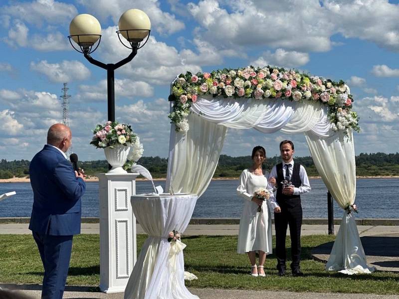 В Балахне прошла выездная церемония бракосочетания в народных традициях