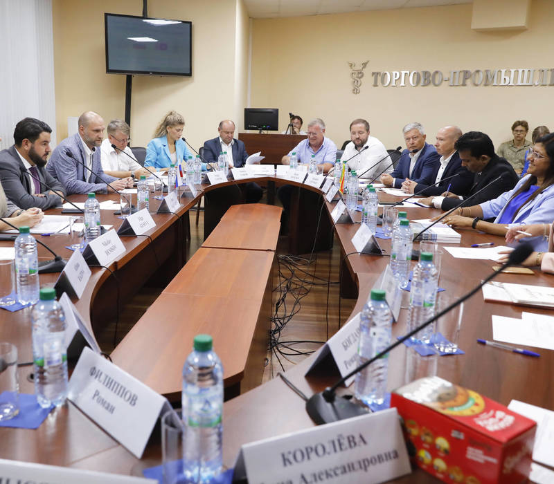 Встреча нижегородских деловых кругов с делегацией Шри-Ланки состоялась в региональной Торгово-промышленной палате