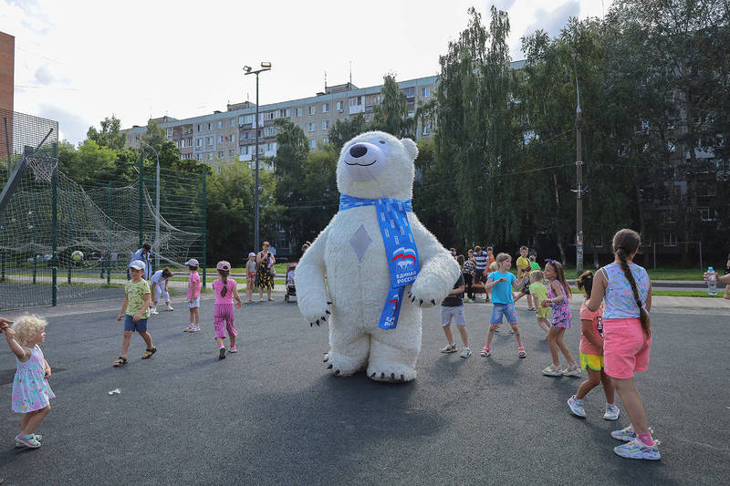 Праздник «Спорт без границ» прошел в Автозаводском районе в рамках проекта «Единая страна – доступная среда»  