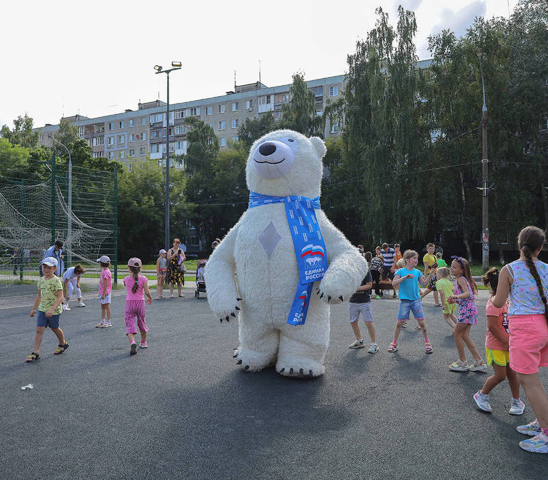 Праздник «Спорт без границ» прошел в Автозаводском районе в рамках проекта «Единая страна – доступная среда»  