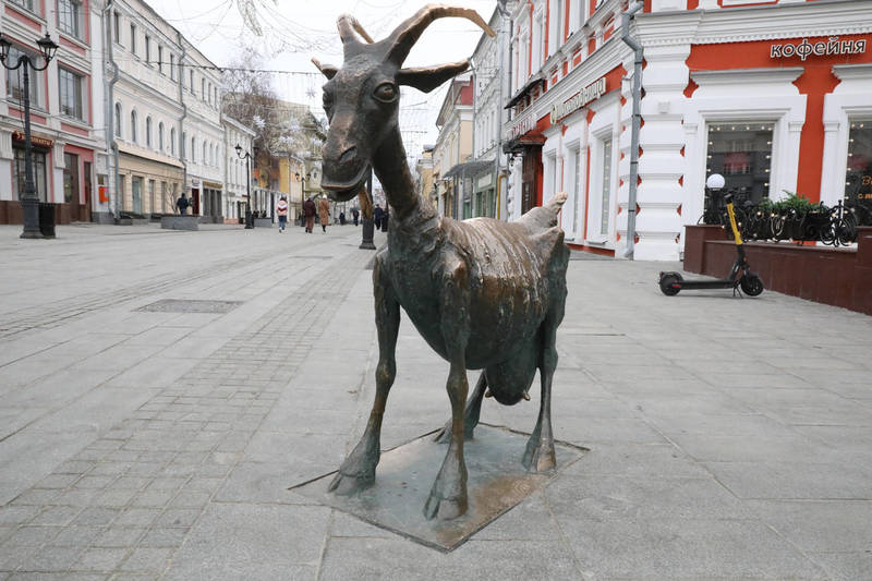 Забодай тебя Коза. Как символ фестиваля превратился в мини-символ города