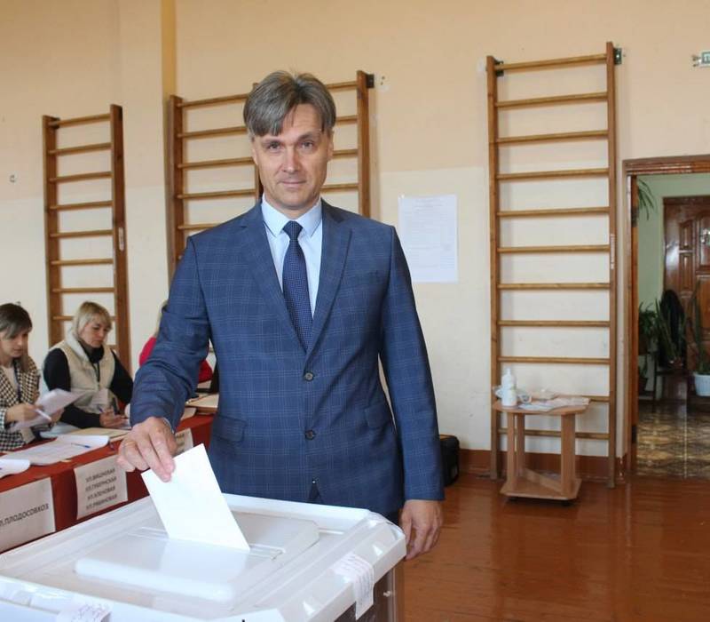 Глава Уренского округа Сергей Бабинцев проголосовал на избирательном участке