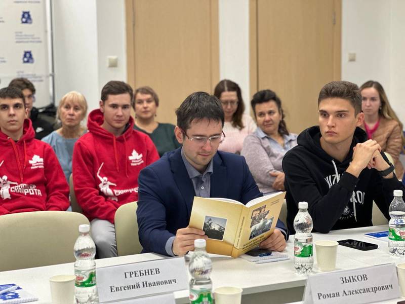 Волонтёры «Молодой Гвардии Единой России» передали книги «Благочестие и Милосердие» в библиотеки Нижнего Новгорода