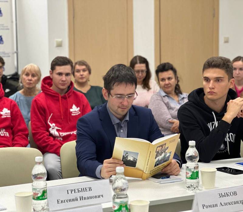 Волонтёры «Молодой Гвардии Единой России» передали книги «Благочестие и Милосердие» в библиотеки Нижнего Новгорода