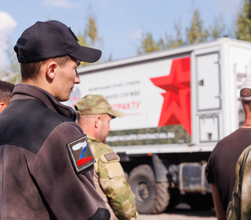Группа нижегородцев заключила контракты на военную службу