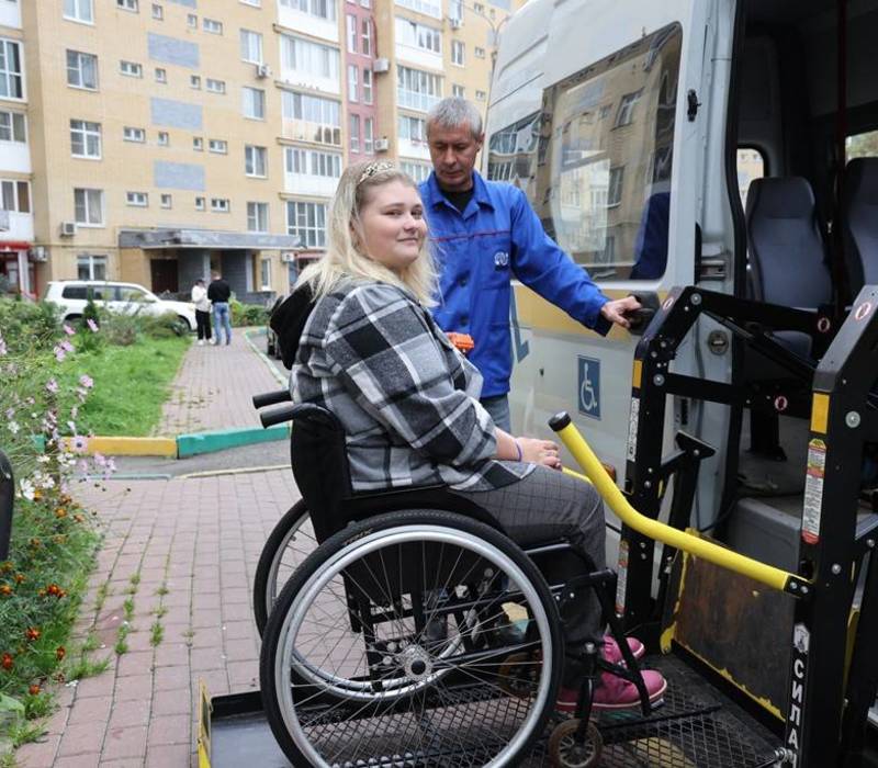Нижегородские инвалиды-колясочники воспользовались социальным такси для поездки на избирательные участки