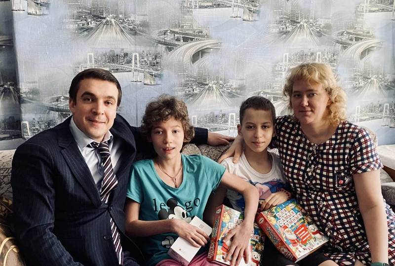 Роман Воробьев исполнил мечту 11-летней девочки в рамках акции «Елка желаний»