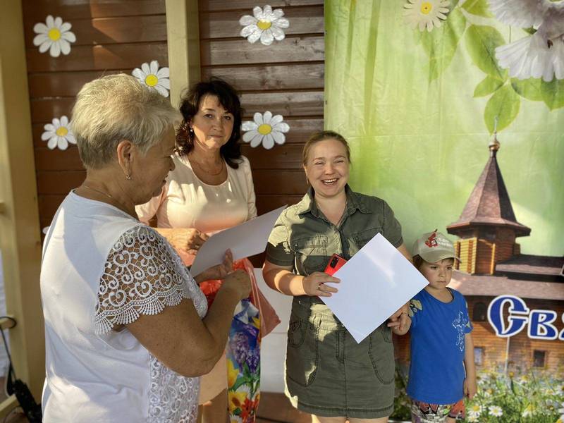 Не дает нам унывать председатель женсовета Альбина Смирнова