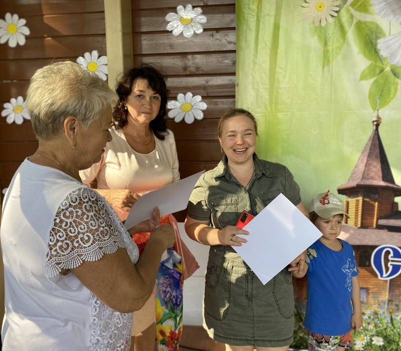 Не дает нам унывать председатель женсовета Альбина Смирнова