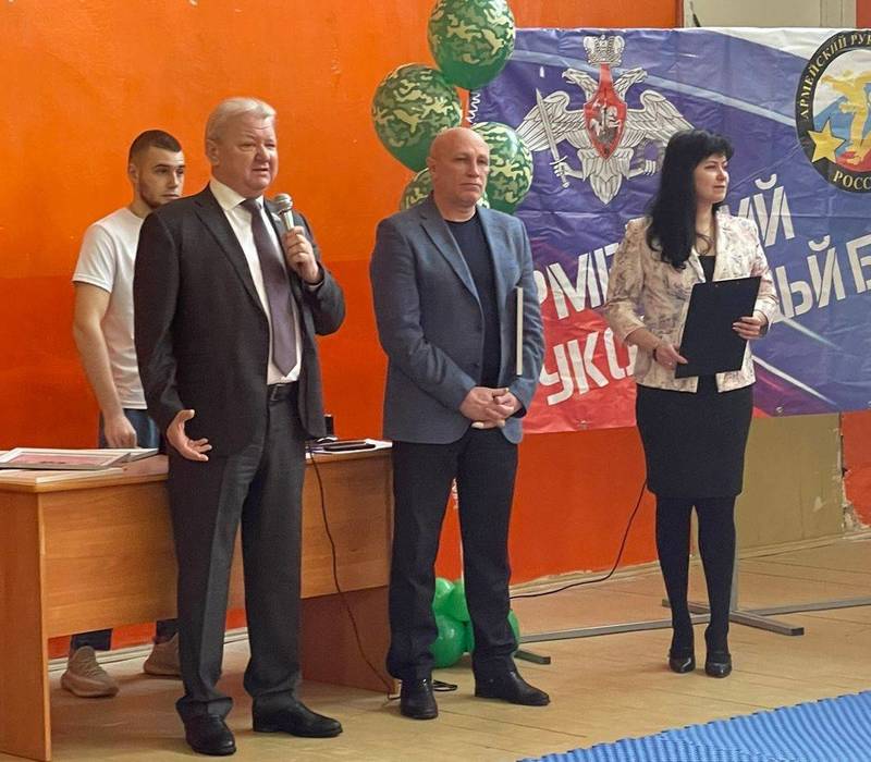 Дмитрий Краснов провел мониторинг учебных заведений и принял участие в открытии отделения Федерации армейского рукопашного боя в Арзамасе