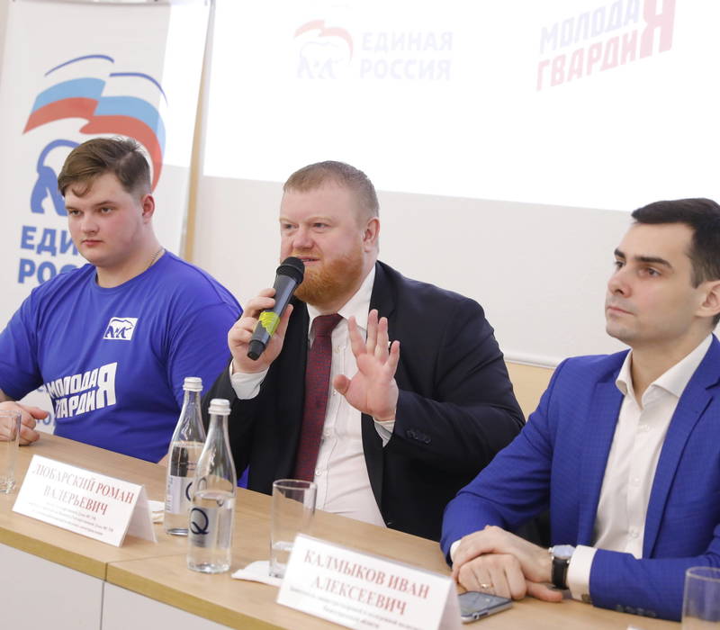 Активисты «Единой России» поделились опытом общественно-политической работы с нижегородскими студентами