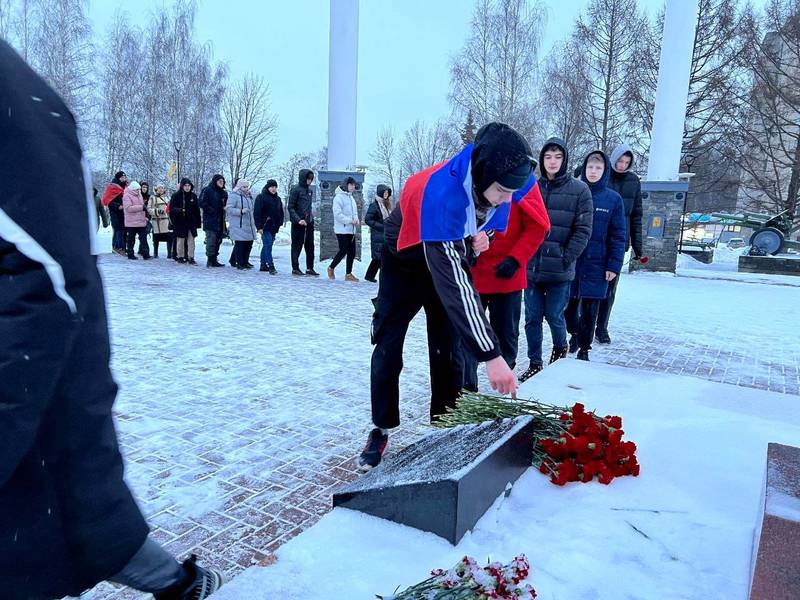 Нижегородские студенты почтили память воинов Сталинградской битвы