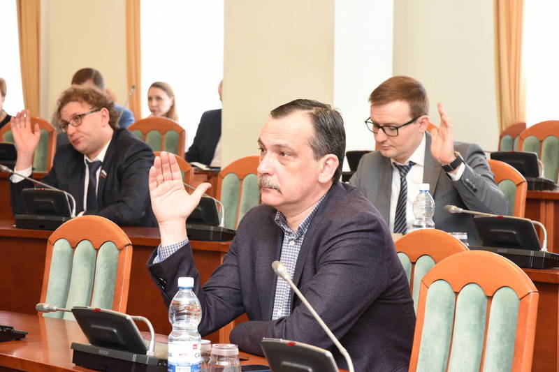 Нижегородские депутаты предлагают запретить в стране продажу несовершеннолетним газовых зажигалок и баллончиков