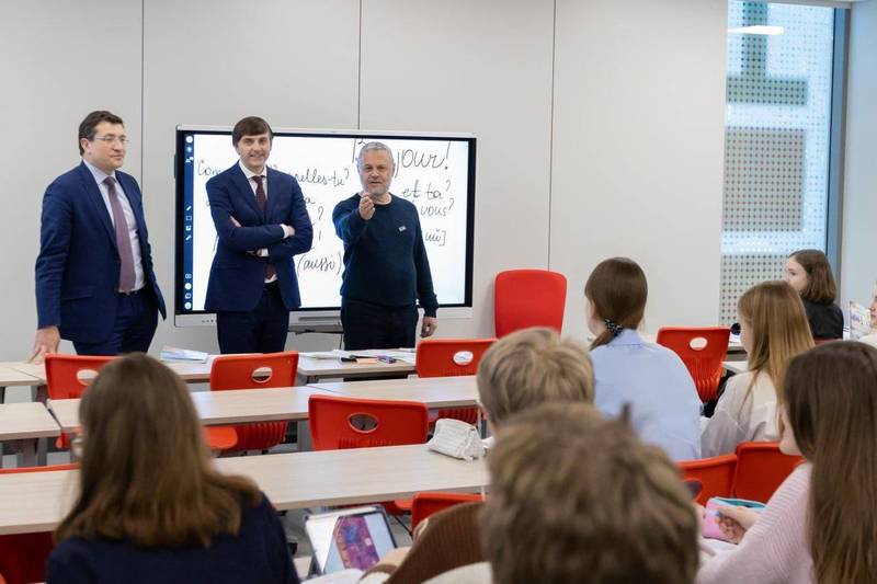 Сергей Кравцов и Глеб Никитин посетили технопарк универсальных педагогических компетенций в Мининском университете и новый корпус «Школы 800»