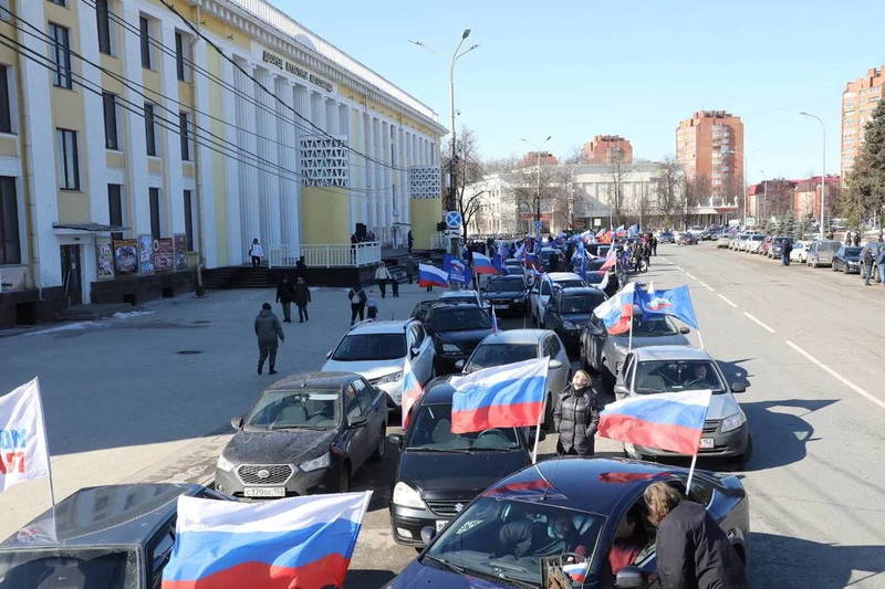 В Нижнем Новгороде прошел автомотопробег в честь воссоединения Крыма с Россией