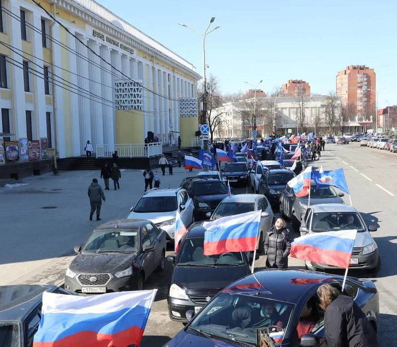 В Нижнем Новгороде прошел автомотопробег в честь воссоединения Крыма с Россией