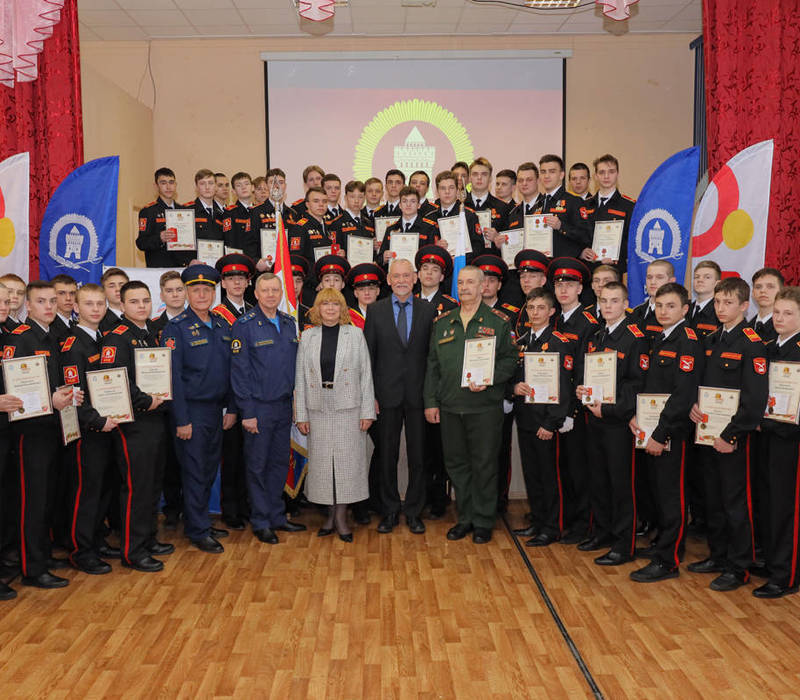 Нижегородским кадетам вручили памятные медали за участие в Параде Памяти в Самаре 