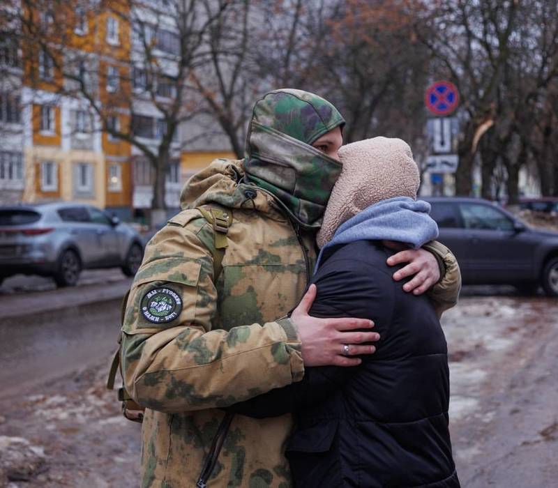 Дом народного единства организовал доставку на место службы группы нижегородских добровольцев