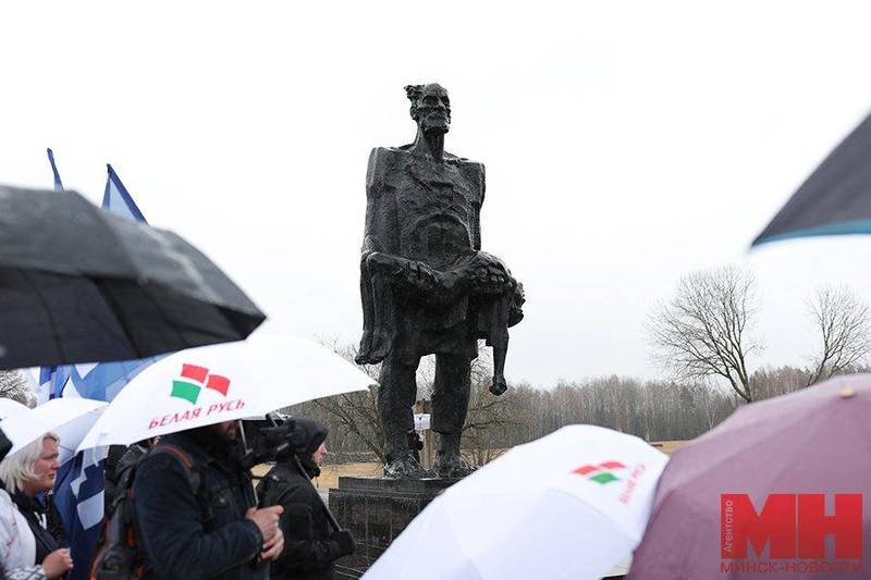Белорусы вспоминают жертв Хатыни