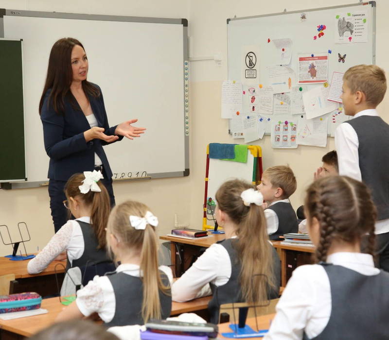 Сотрудники аппарата Законодательного Собрания Нижегородской области провели открытые уроки в нижегородской гимназии