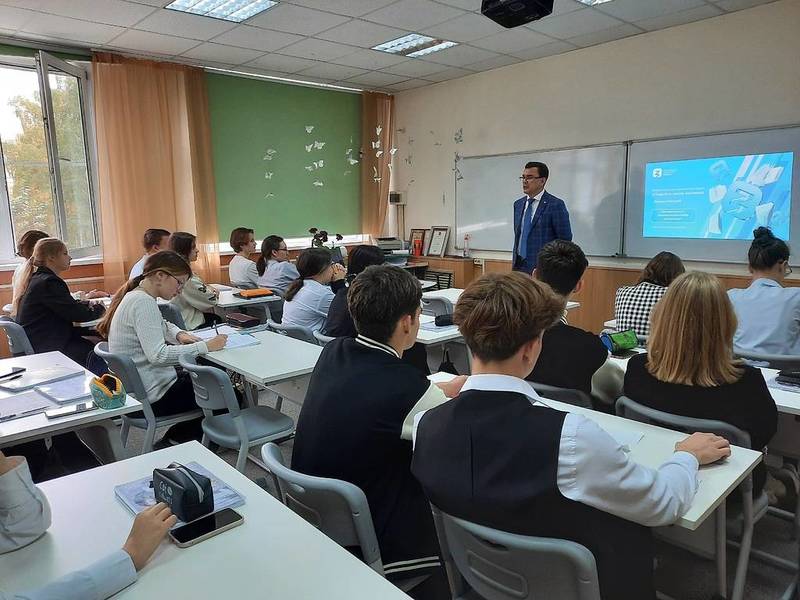 В Нижегородской области в рамках акции «Поделись своим знанием» прошли встречи с известными политиками, учеными и общественными деятелями