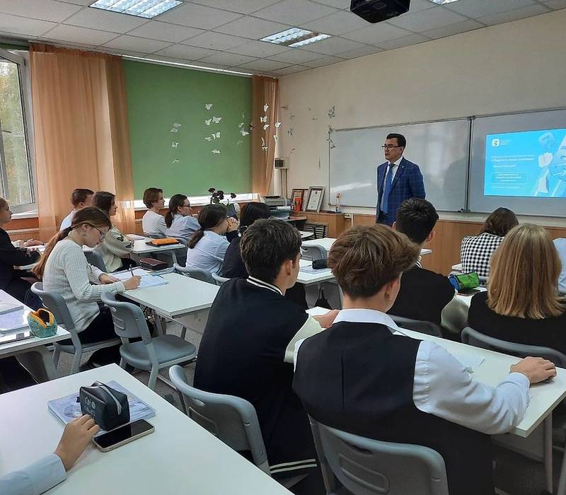 В Нижегородской области в рамках акции «Поделись своим знанием» прошли встречи с известными политиками, учеными и общественными деятелями