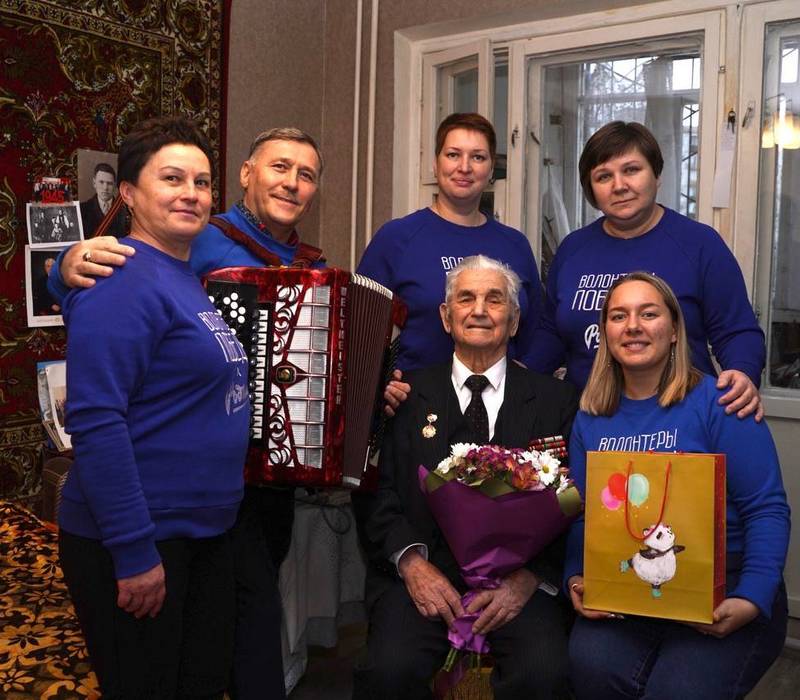 Волонтеры Победы поздравили со 100-летним юбилеем ветерана войны Григория Гребенюка