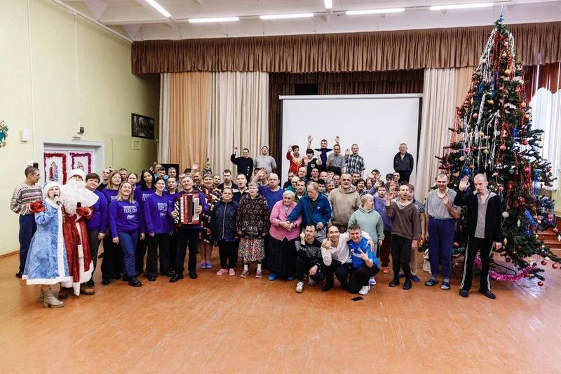 Волонтеры Победы в преддверии Нового Года навещают подопечных интернатов и домов престарелых  