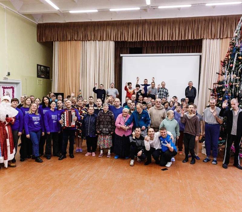 Волонтеры Победы в преддверии Нового Года навещают подопечных интернатов и домов престарелых  
