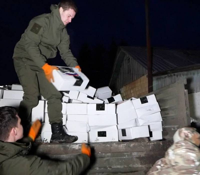 Военнослужащие 153-го полка получили гуманитарную помощь и новогодние подарки из Нижегородской области